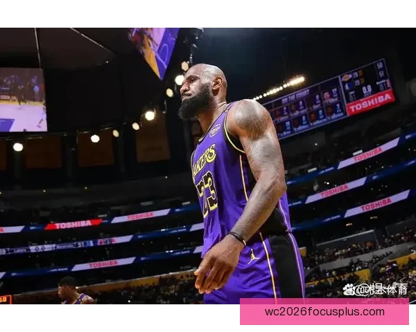 詹姆斯复出带队大胜勇士，湖人迎来五连胜，季后赛前景一片光明