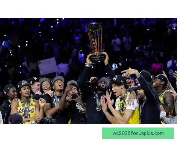 詹姆斯再创历史纪录带领湖人逆袭勇士 获季后赛首轮胜利